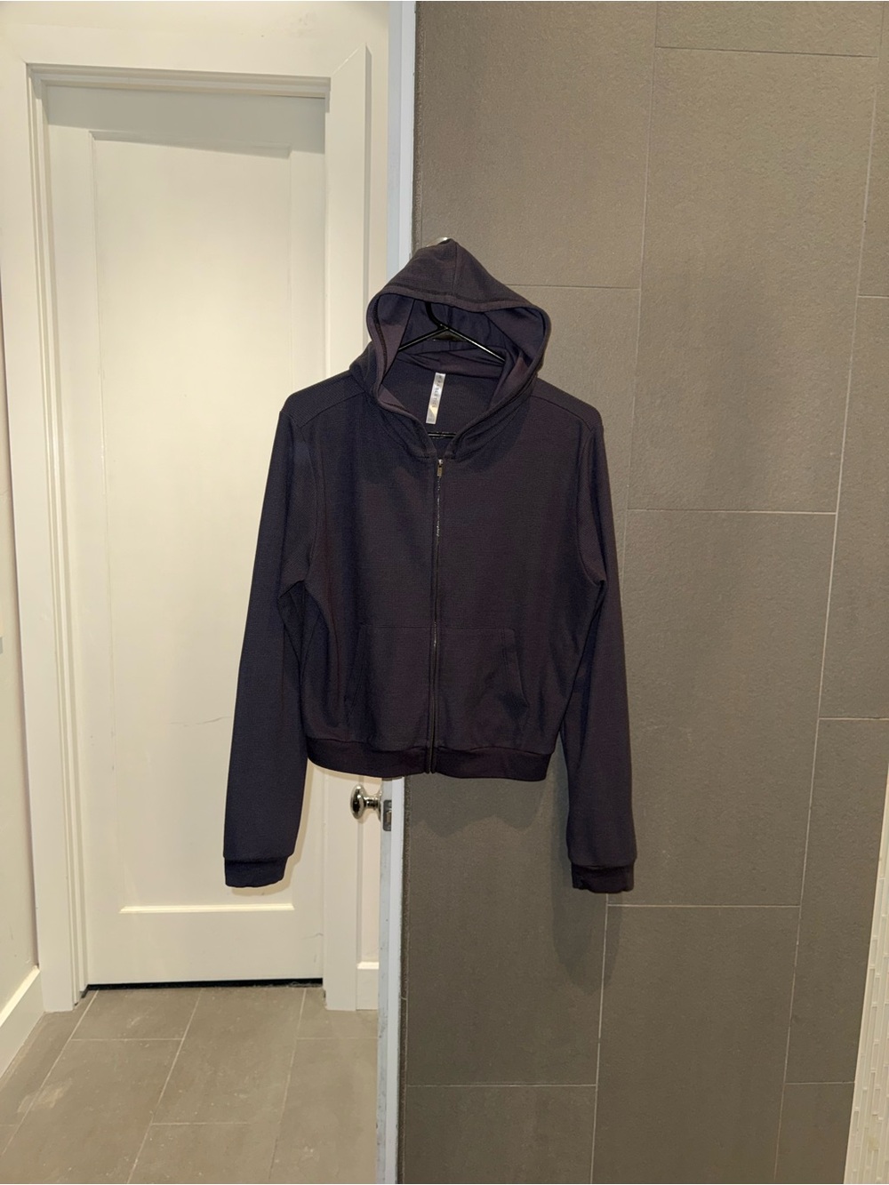 Fabletics Women’s Large Charcoal Gray Waffle Knit Cropped Full Zip Hoodie